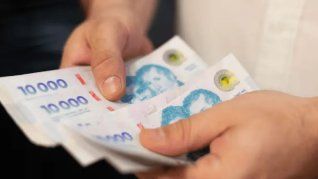 Con el aumento del dólar, la gente se pregunta si invertir a plazo fijo es una buena opción. Con el aumento del dólar, la gente se pregunta si invertir a plazo fijo es una buena opción.