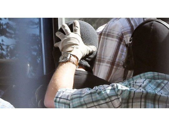 Habrían llegado a través de la misma red que los autores de los atentados de París.