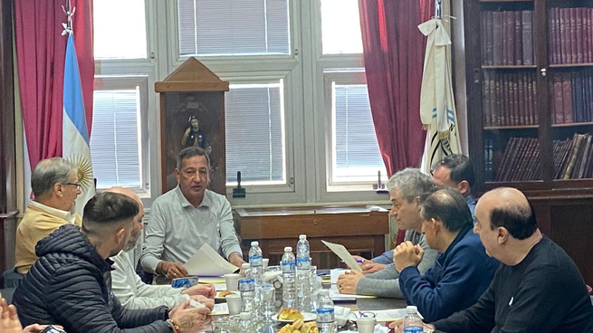 Omar Maturano lanzó un frente político sindical junto a los diretivos de la UGATT.