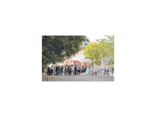 Los sindicalistas bloquearon el acceso a la empresa y se enfrentaron con efectivos policiales.