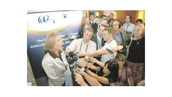 Tzipi Livni, la canciller israelí, fue ayer intensamente buscada por los periodistas.La suerte de Ehud Olmert, acusado de corrupción, parece echada.