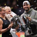 Nick Kyrgios se quedó con la cuarta edición de la Batalla de los sexos. Nick Kyrgios se quedó con la cuarta edición de la Batalla de los sexos.