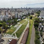 Vista aérea del Parque Ferroviario Colegiales, el antiguo playón ferroviario ubicado entre Virrey Olaguer y Feliú, Moldes, la Avenida Federico Lacroze y las vías del Ferrocarril Mitre, hoy transformado en un nuevo polo residencial y urbano Vista aérea del Parque Ferroviario Colegiales, el antiguo playón ferroviario ubicado entre Virrey Olaguer y Feliú, Moldes, la Avenida Federico Lacroze y las vías del Ferrocarril Mitre, hoy transformado en un nuevo polo residencial y urbano