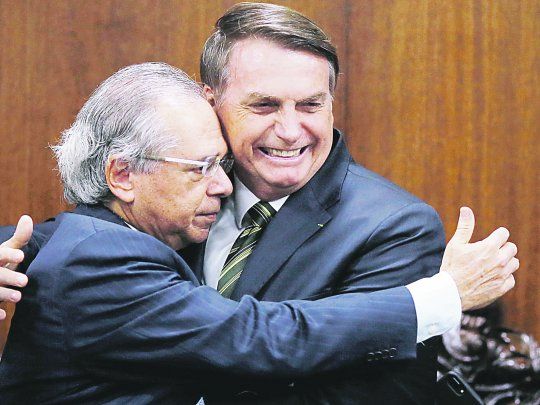El presidente de Brasil, Jair Bolsonaro, y su ministro de Econom&iacute;a, Paulo Guedes.&nbsp;