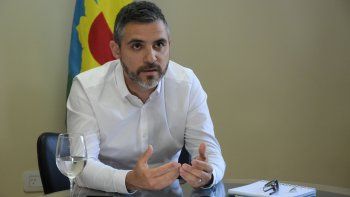 tenso cruce por fondos a caba