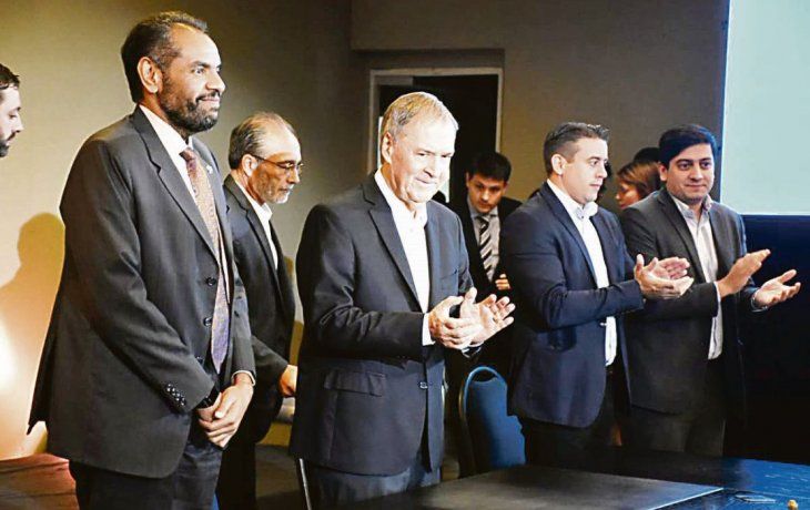 DIFERENCIA. En un país donde falta el crédito, esta actitud de Kuwait significa un compromiso con Argentina y particularmente con nuestra Córdoba, destacó Schiaretti durante el acto.