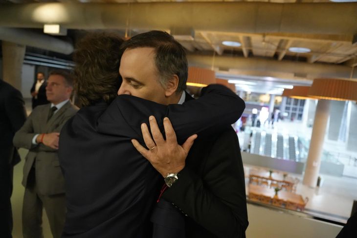 Javier Milei y un nuevo espaldarazo a Manuel Adorni.