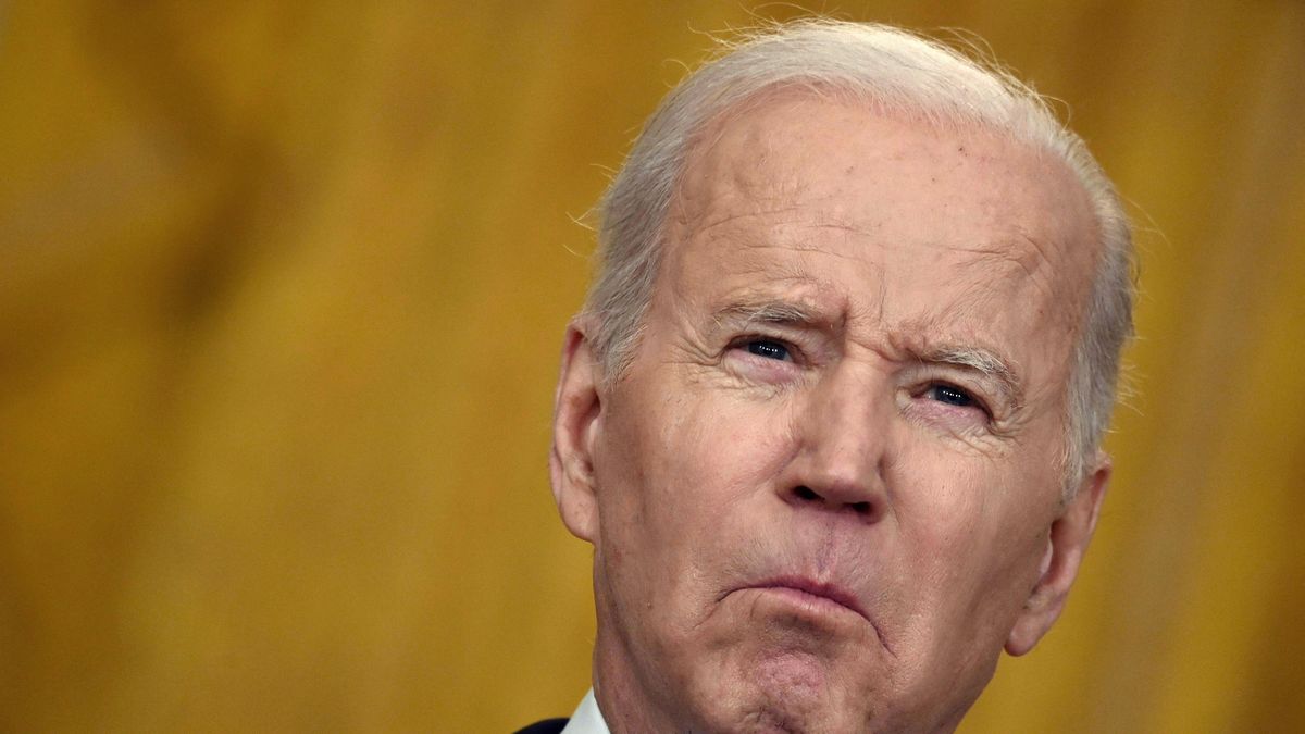 The US sanctioned the most important bank in Russia and defined a total blockade of state companies