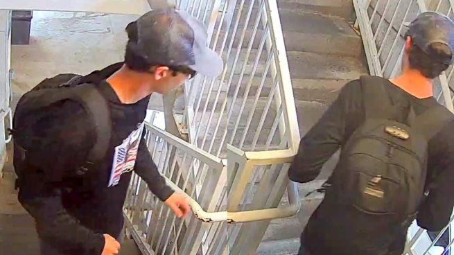 El detenido por el crimen de Charlie Kirk habría confesado a su padre el tiroteo.