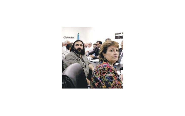 Al secretario general de SUTEBA Roberto Baradel, y a la titularde la Federación de Educadores de la provincia, MirtaPetrocini, no los convenció la oferta del Gobierno bonaerense.