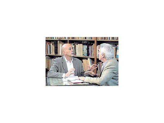 Porteñísimos, casi de DArienzo, los candidatos de la fórmula Telerman-Olivera ensayan los temas de campaña de la nueva alianza que trata de unir lo diferente. Azúcar, pimienta y sal.