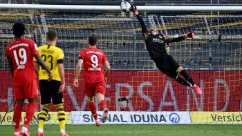 Bayern Munich derrotó como visitante a Borussia Dortmund y se afianza en la cima de la Bundesliga.