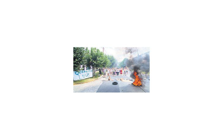 ámbito.com | Durante todo el fin de semana continuaron los cortes de luz en varios puntos de Capital y del conurbano.