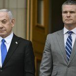 Benjamín Netanyahu recibe a Pete Hegseth en medio de la tensión política en Israel. Benjamín Netanyahu recibe a Pete Hegseth en medio de la tensión política en Israel.