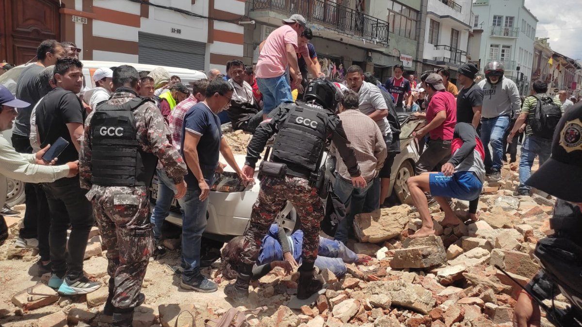 Death toll from devastating earthquake grows