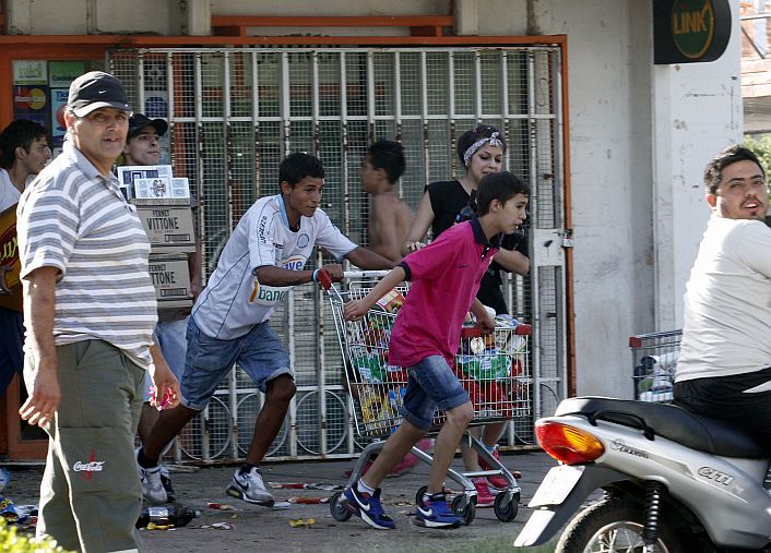 Tras acuerdo, policías vuelven a las calles y regresa la calma a Córdoba (foto 4)