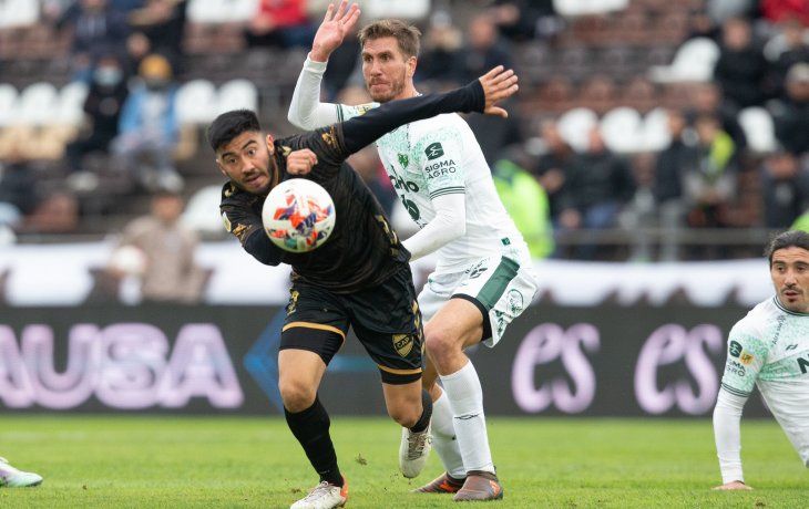 Platense y Sarmiento empataron sin goles en