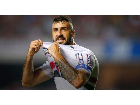 Lucas Pratto aclaró que sólo vuelve a la Argentina por su familia.