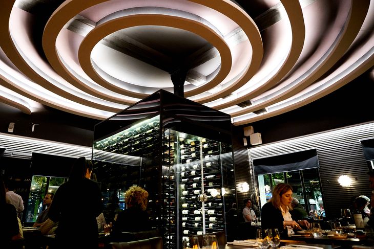 Mago Parrilla propone una carta organizada por varietales para facilitar la elección del comensal. Mago Parrilla propone una carta organizada por varietales para facilitar la elección del comensal.