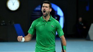 Djokovic logró un histórico triunfo ante Sinner en 5 sets y jugará la final del Abierto de Australia