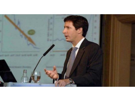 El secretario de Finanzas, Santiago Bausili, viajó a Europa para realizar una ronda de negocios en Londres y Frankfurt para atraer inversores.