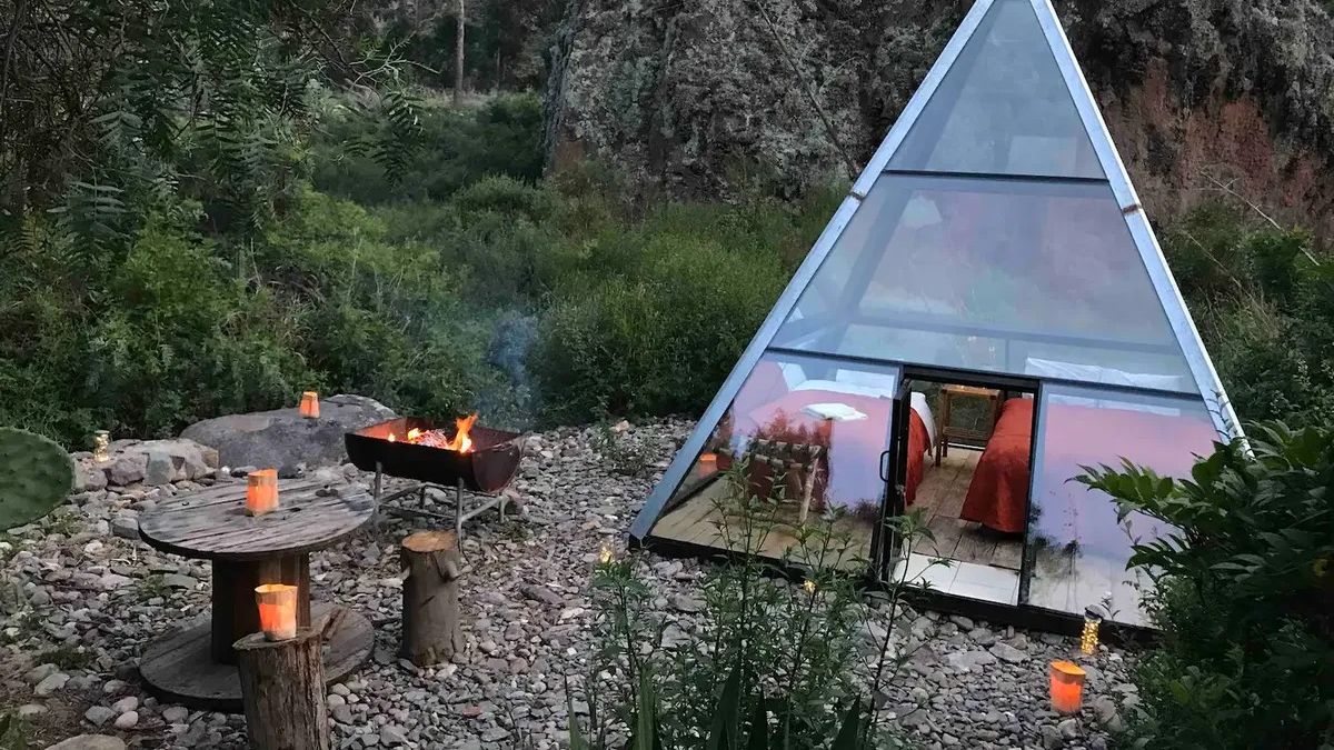Glass pyramid in the mountain: what this extravagant hotel is like in a Latin American country
