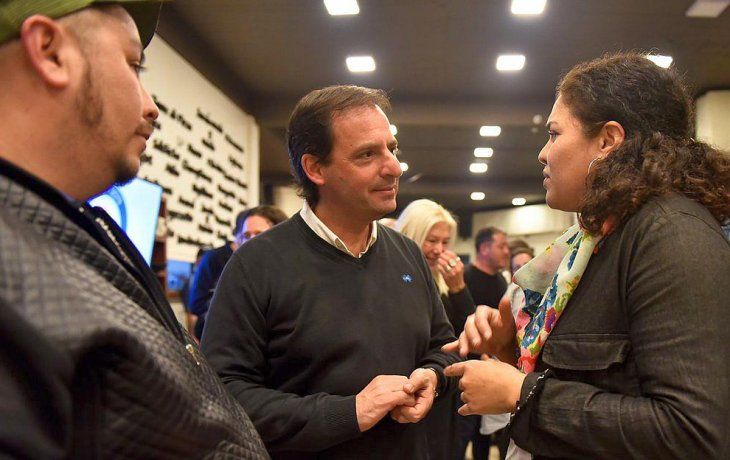 El intendente de Escobar, Ariel Sujarchuk, suscribió la certificación para aplicar políticas anticorrupción en su municipio.&nbsp;