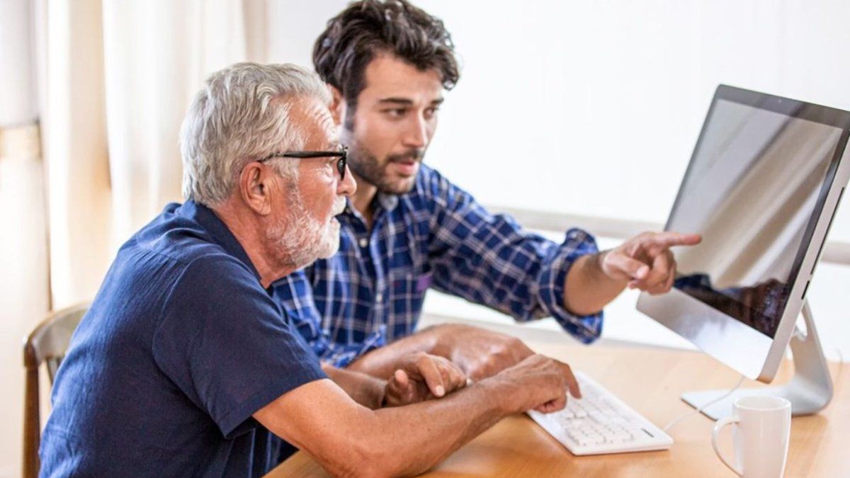 ¡Mente Activa, Vida Larga! El Uso de Tecnología en Adultos Mayores Reduce el Riesgo de Deterioro Cognitivo