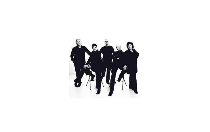 En su primera presentación en la Argentina, la famosa banda pop española presenta hoy en el Teatro Coliseo su disco «De Mocedades a El Consorcio» (este último, el nuevo nombre del grupo).