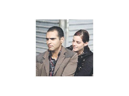 Shredi Jabarin (el terrorista palestinofanático de Maradona) y Hili Yalon en elfilm «Shabat Shalom Maradona».