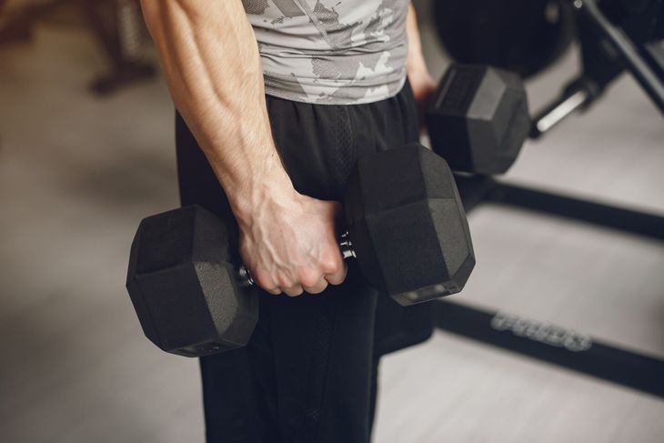 Este aparato es simple, pero puede convertirse en el mejor aliado de quienes entrenan en el gimnasio. Este aparato es simple, pero puede convertirse en el mejor aliado de quienes entrenan en el gimnasio.