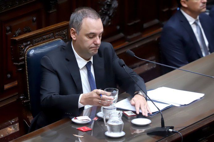 Manuel Adorni est&aacute; acusado de presunto enriquecimiento il&iacute;cito. 