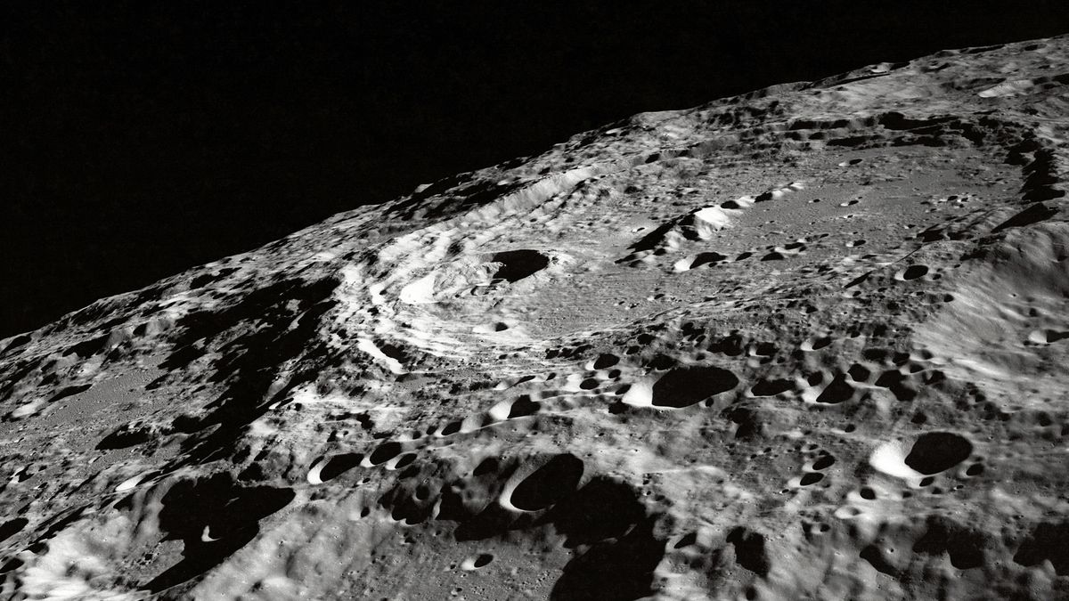 What is the private robotic ship that will make its first moon landing in half a century?