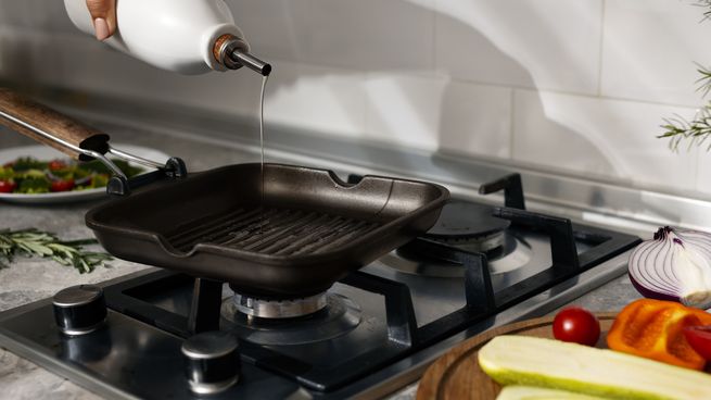 Limpieza fácil de la plancha de cocina. 