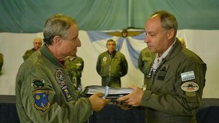 Antonio Mauad, a la izquierda, regresó a la dirección del Servicio Meteorólogico Nacional seis meses después de su salida. Antonio Mauad, a la izquierda, regresó a la dirección del Servicio Meteorólogico Nacional seis meses después de su salida.