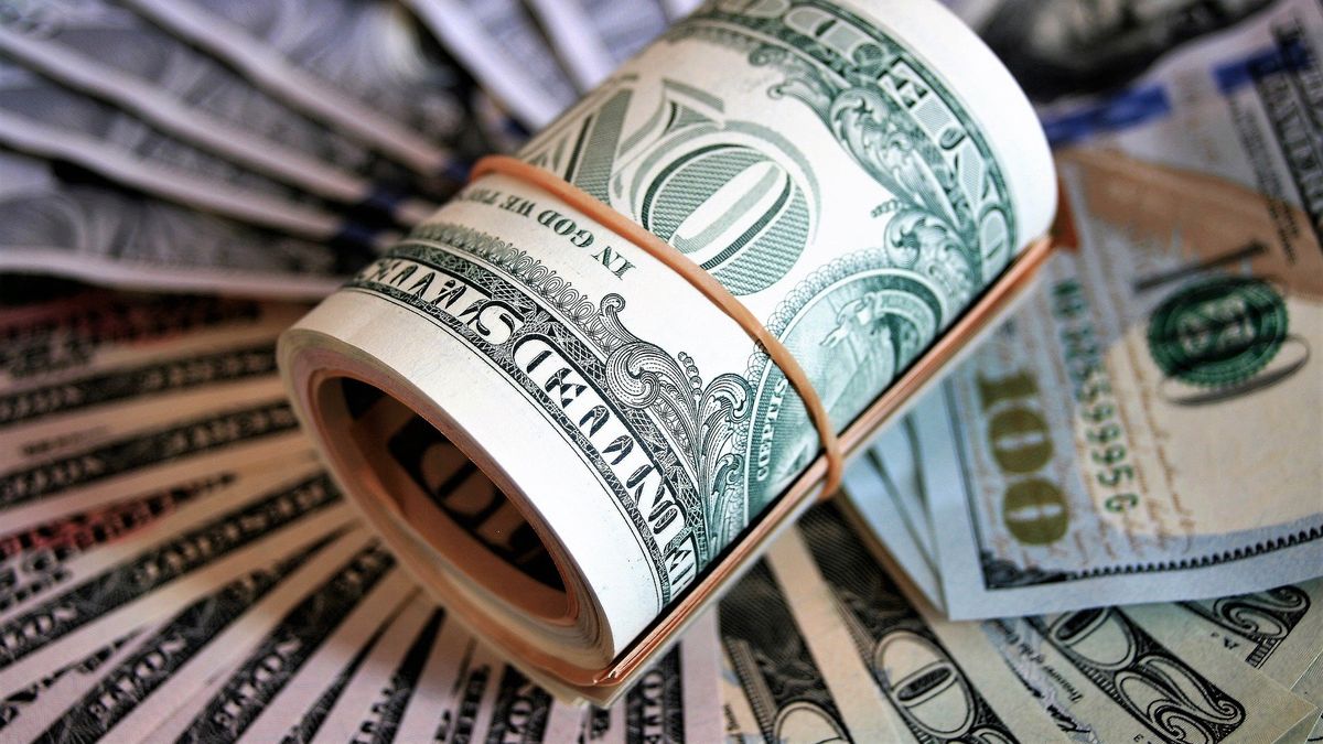 Three options to buy a cheap dollar and hedge against inflation