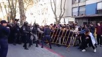 Incidentes en las afueras del edificio de OSE.