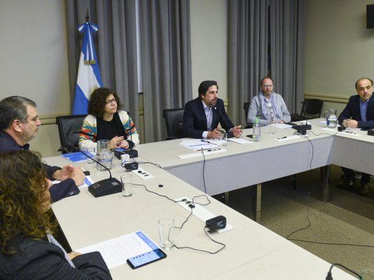 El ministro de Educación, Nicolás Trotta, y la secretaria de Acceso a la Salud, Carla Vizzotti, durante el debut de una comisión clave.