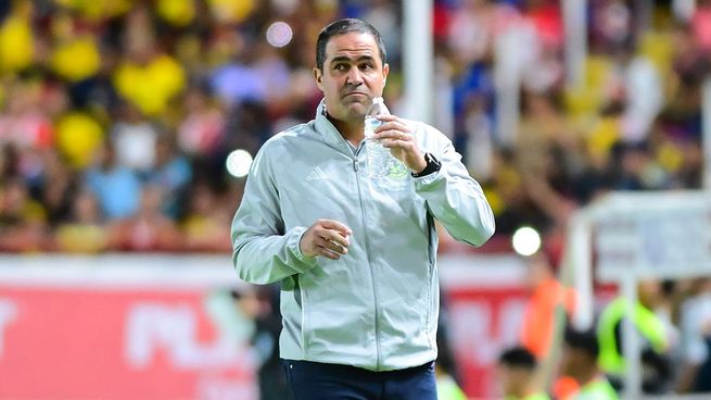 André Jardine parece no hallarle la vuelta al equipo.