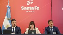 La ministra de Seguridad, Patricia Bullrich, brindó una conferencia de prensa junto al gobernador Maximiliano Pullaro, su par de Defensa, Luis Petri, el intendente Pablo Javkin.