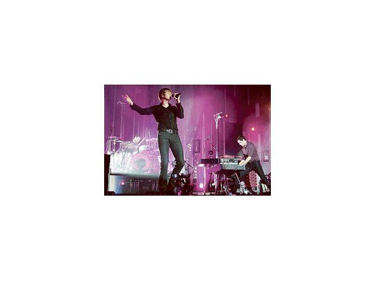 Varios miles de fanáticos corearon todas las canciones del trío británico, cuya música apunta al baile pero también resulta agradable de escuchar en formato de concierto.
