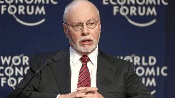 el buitre paul singer saca provecho otra vez y compro famosa libreria en crisis