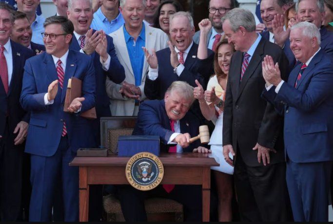 Trump promulgó la reforma fiscal en el acto del Día de la Independencia.