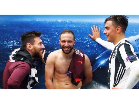 Messi, Higuaín y Dybala, juntos y divirtiéndose luego del Juventus-Barcelona.