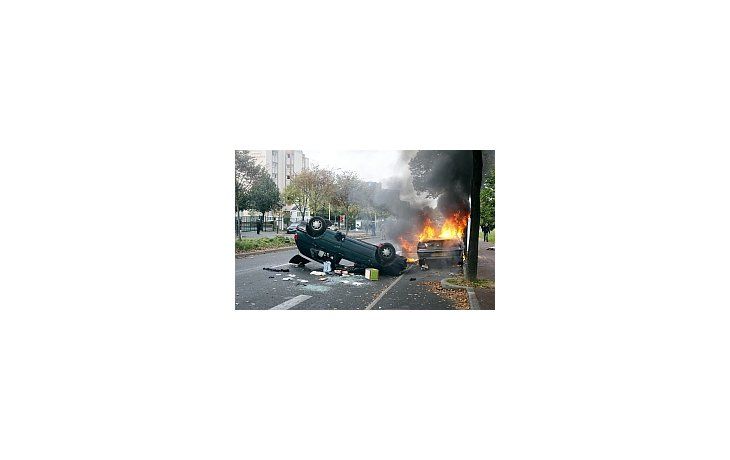 Diversos incidentes protagonizados por estudiantes en varias ciudades de Francia protagonizaron el comienzo de la huelga
