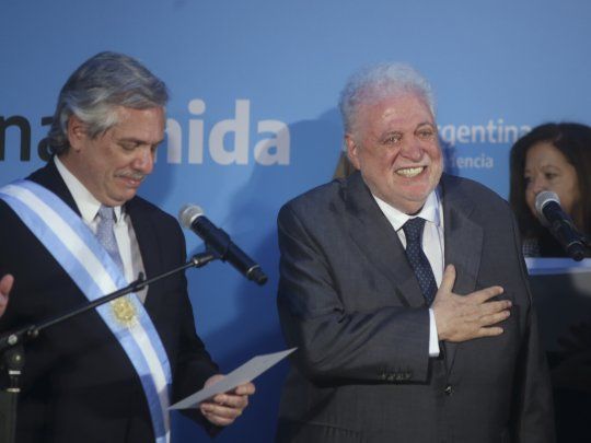 Gin&eacute;s Gonzalez Garc&iacute;a jura como ministro de Salud