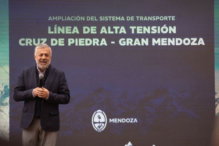 El gobernador de Mendoza, Alfredo Cornejo, durante la inauguración de la Línea de Alta Tensión Cruz de Piedra. El gobernador de Mendoza, Alfredo Cornejo, durante la inauguración de la Línea de Alta Tensión Cruz de Piedra.