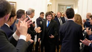 Javier Milei regresa al país con varios frentes políticos abiertos. Javier Milei regresa al país con varios frentes políticos abiertos.
