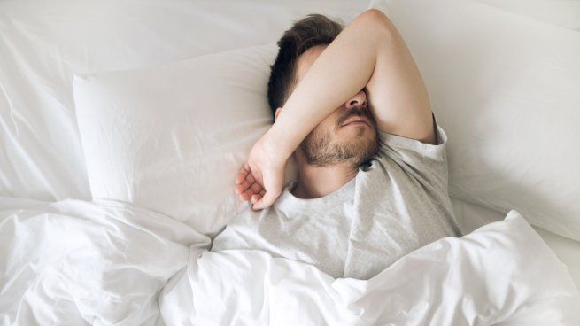 El 35% de los adultos duerme aproximadamente 6 horas, aunque se debe descansar al menos 8.