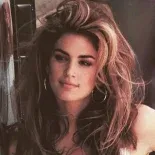 Este peinado emblemático de los 90 vuelve a las peluquerías en 2026. Este peinado emblemático de los 90 vuelve a las peluquerías en 2026.